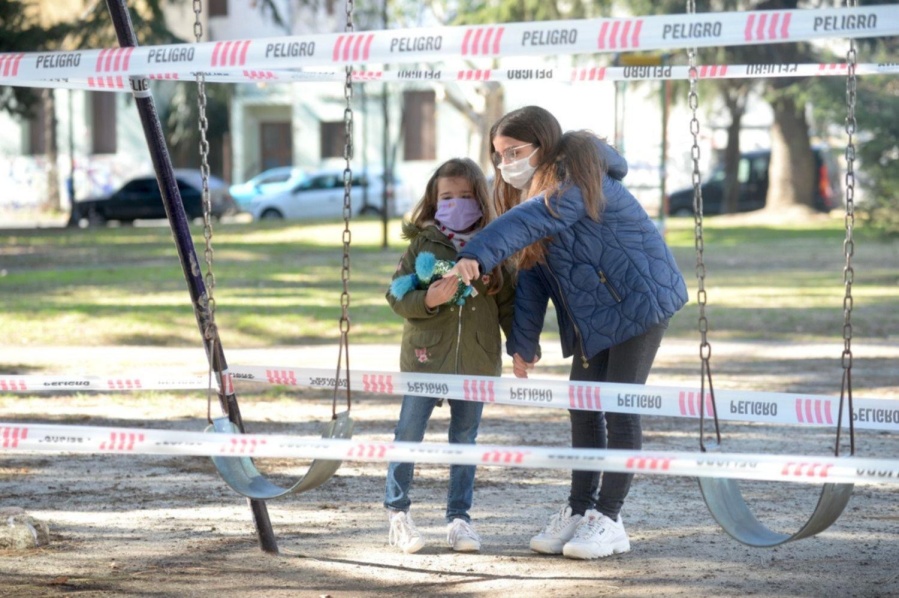 Por tercera vez, Provincia aclaró que las ”salidas saludables” de La Plata están prohibidas
