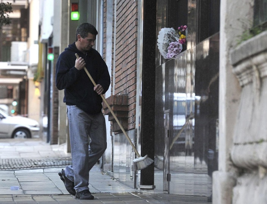 Proponen que no sea obligatorio el ”departamento del portero” en La Plata y el sindicato de encargados de edificio estalló de bronca
