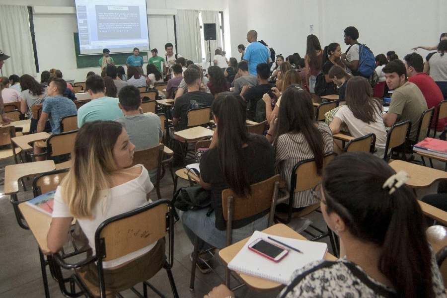 Polémico examen en la Facultad de Medicina de La Plata: si se te fue la conexión, perdiste