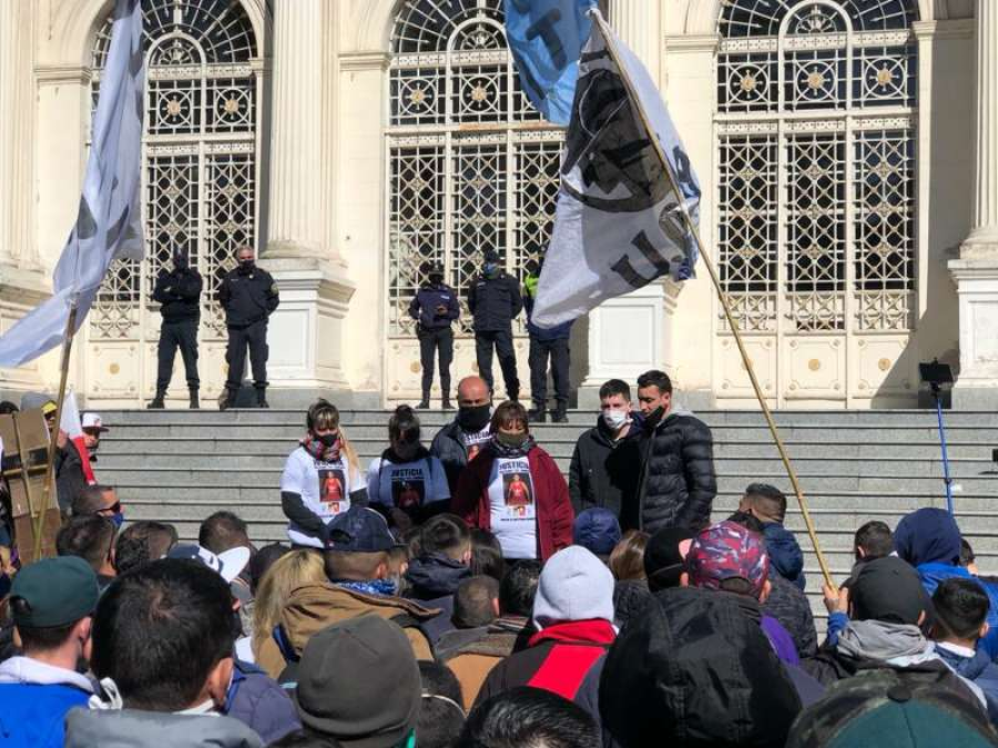 Familiares del obrero de la UOCRA asesinado pidieron justicia en La Plata: ”Hoy le tocó a mi hermano, pero mañana puede ser una criatura”