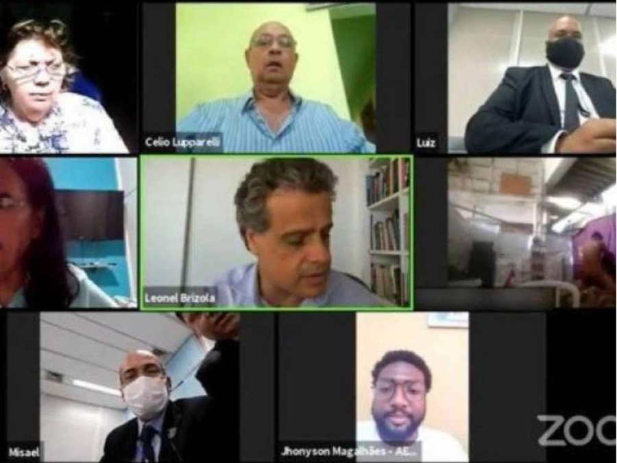 En sesión virtual del Concejo Deliberante de Río de Janeiro, una pareja aparece teniendo sexo