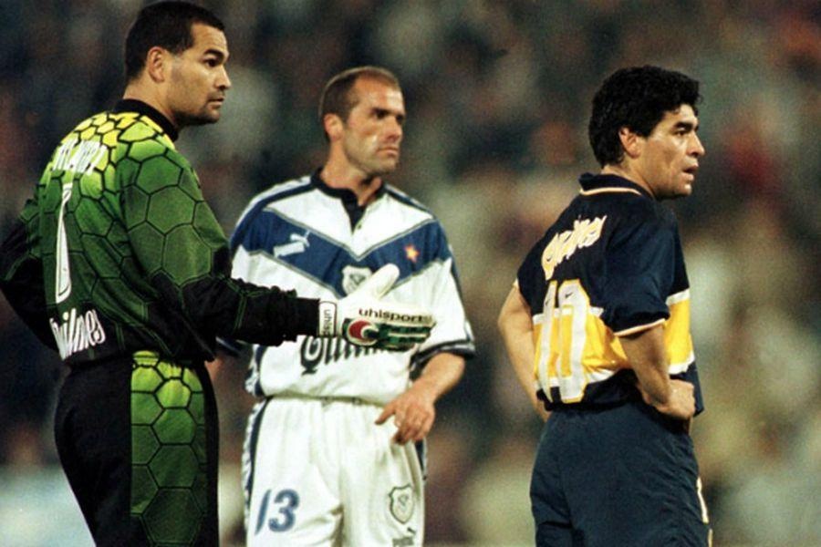 Un ex futbolista acusó a Maradona de ”defender a los asesinos”