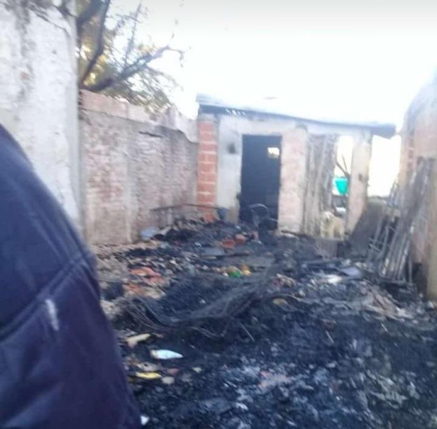 Una familia de La Plata perdió todo en un incendio y necesitan ayuda de la comunidad: ”El fuego derritió hasta la heladera”