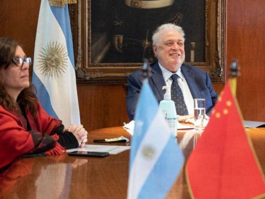 Ginés González García: ”Estamos ansiosos por empezar con los ensayos de la vacuna china”