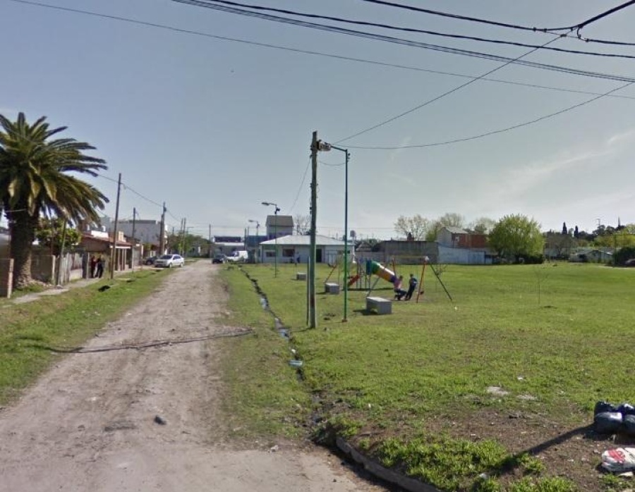 Crece el miedo en San Carlos por un cable pelado que cuelga sobre un parque para niños