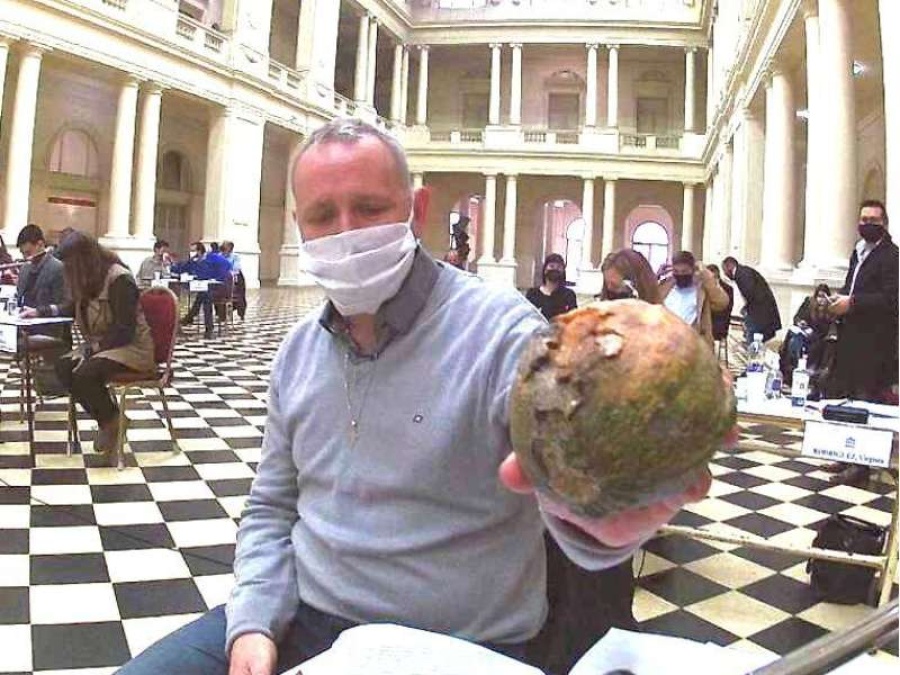 Un concejal denunció que la Municipalidad bajó zapallos podridos a comedores de La Plata