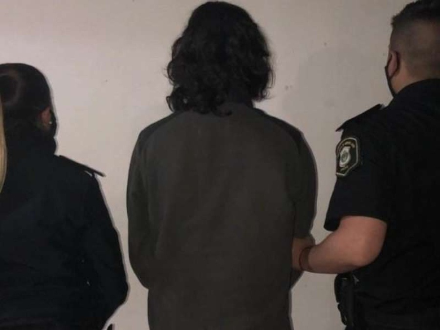 Detienen en La Plata a un hombre acusado de secuestrar y maltratar a su pareja en silla de ruedas