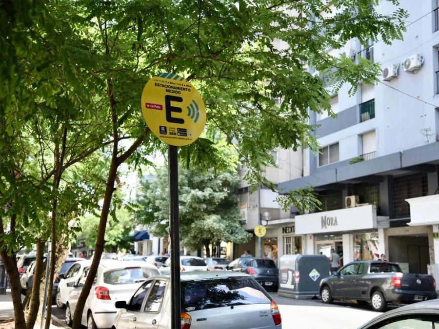 El Frente de Todos presentó un proyecto para que los trabajadores esenciales no paguen estacionamiento mientras dure la pandemia