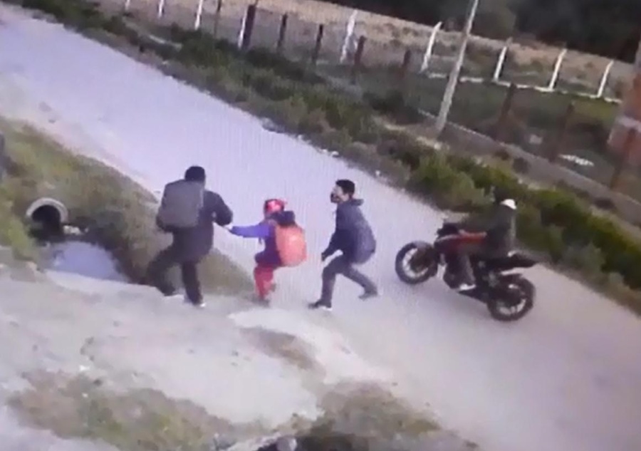 Tiene 57 causas penales, le apuntó a una niña en Villa Elvira y lo atraparon