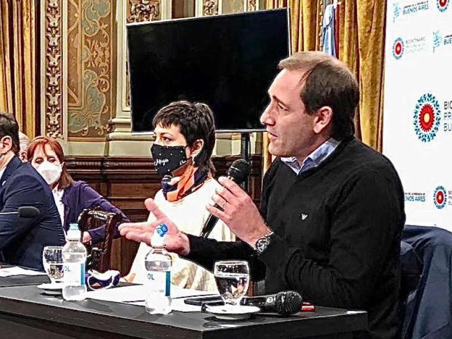 En La Plata se cae a pedazos el lema ”aprender a convivir con el virus”: la suba de contagios es alarmante y por eso no se abren nuevas actividades