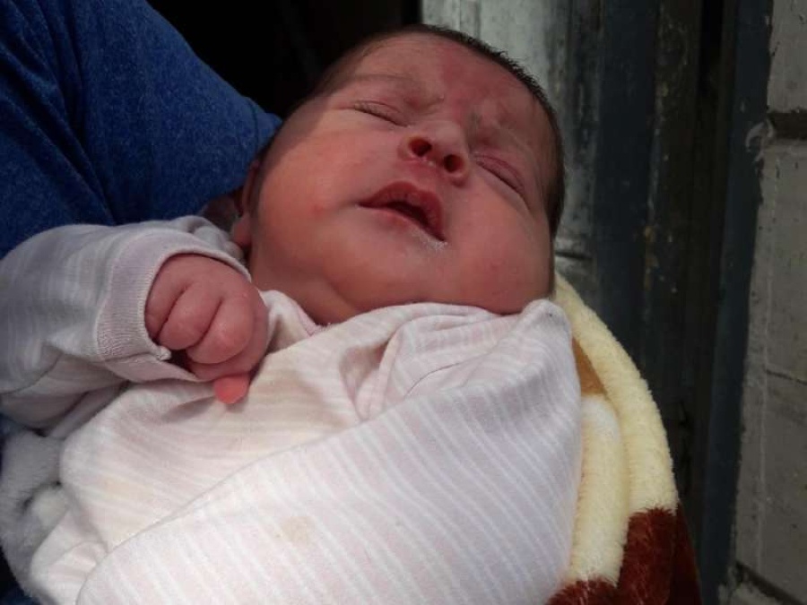 Una pareja de La Plata en situación de calle tuvo un bebé y necesita donaciones desesperadamente