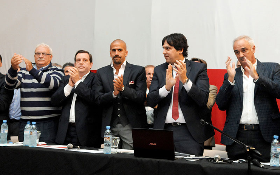 Se postergaron las elecciones en Estudiantes y Verón seguirá siendo presidente