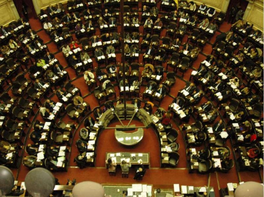 Hisoparon a 36 personas en la Cámara de Diputados luego del positivo de un legislador opositor
