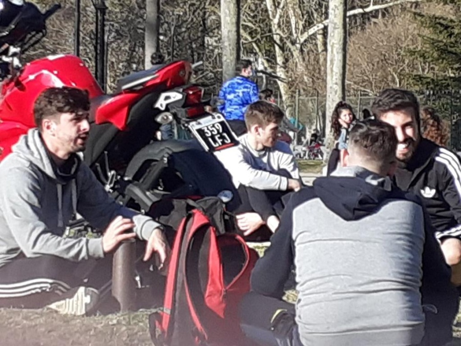 Sólo los distritos bonaerenses en Fase 5 estarán autorizados para reuniones al aire libre de hasta 10 personas