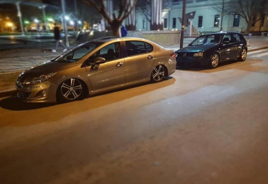 Picadas, música y griterío: los vecinos de Plaza Malvinas no pueden dormir y se reunirán con autoridades municipales