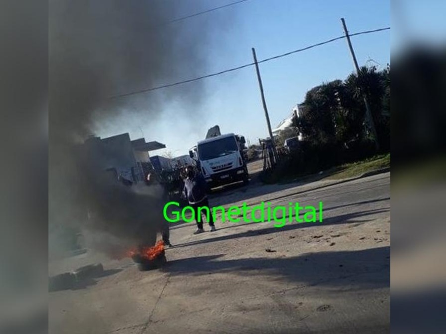 Camioneros protestaron en Tolosa: ”La linea de pobreza nos paso por encima y la Municipalidad no nos reconoce”