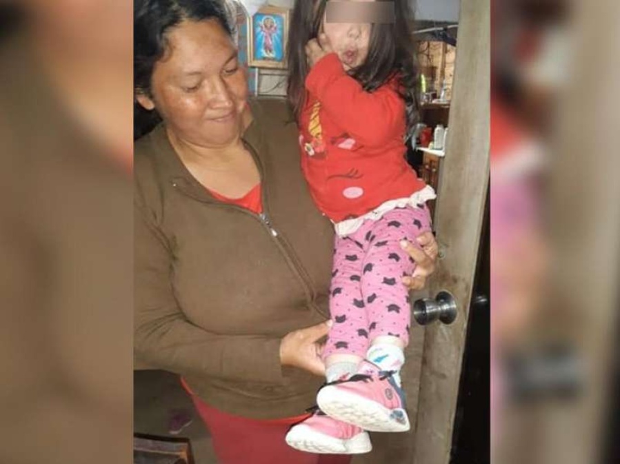 Una bebé de 2 años de La Plata sufre del corazón y de desnutrición: ”No se puede parar porque se cae; pesa 7 kilos”