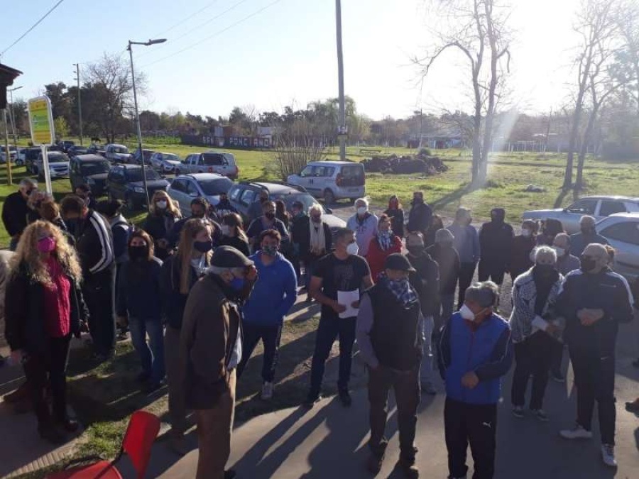 Vecinos de Abasto firmes pidiendo más seguridad: ”En los últimos meses hubo alrededor de cuatro robos en el barrio”