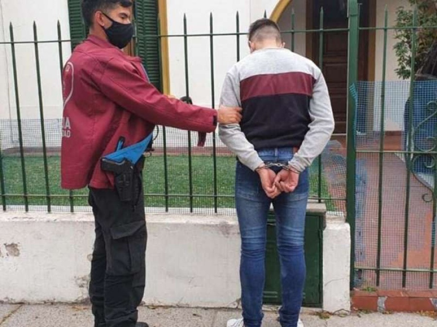 Villa del Parque: ataron y golpearon en la cara a una jubilada de 95 años para robarle sus dólares