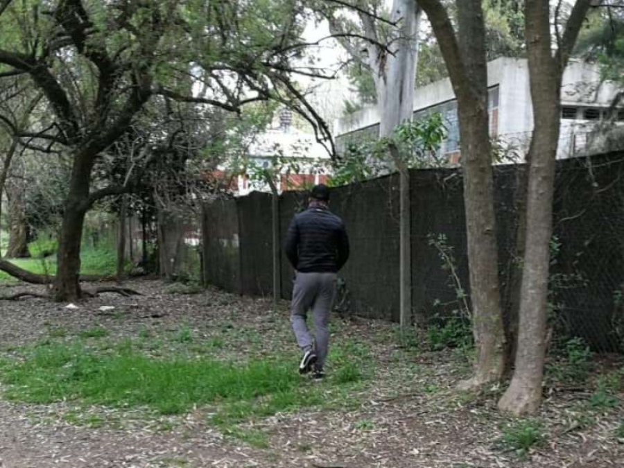 Estaba corriendo en el Bosque de La Plata y un hombre ”se tocó” frente a ella: ”No le importaba nada y había muchos chicos”