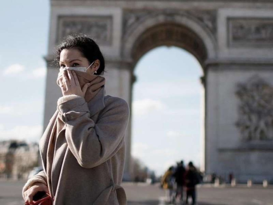 París analiza decretar alerta máxima por COVID-19 a partir del lunes