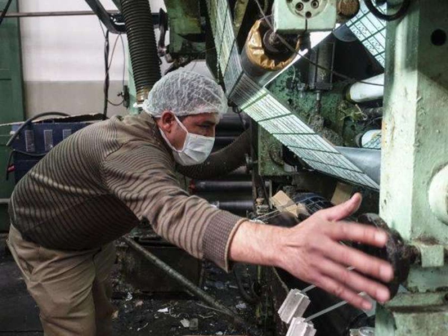 La industria frenó su recuperación en agosto y registró su primera baja mensual 