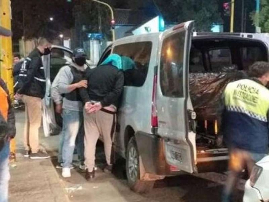 Dos policías tucumanos montaron un ”falso operativo” para realizar un robo de 230 mil dólares