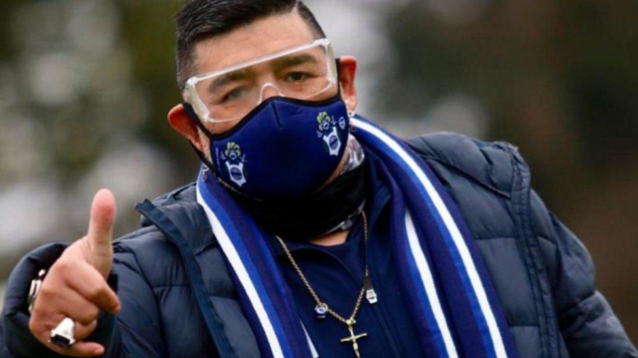 Aislaron a Maradona y no descartan hisoparlo en los próximos días 