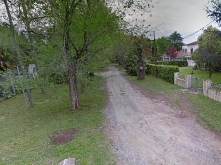 Fue a almorzar con sus padres en Villa Elisa y la sorprendieron delincuentes: los maniataron y golpearon