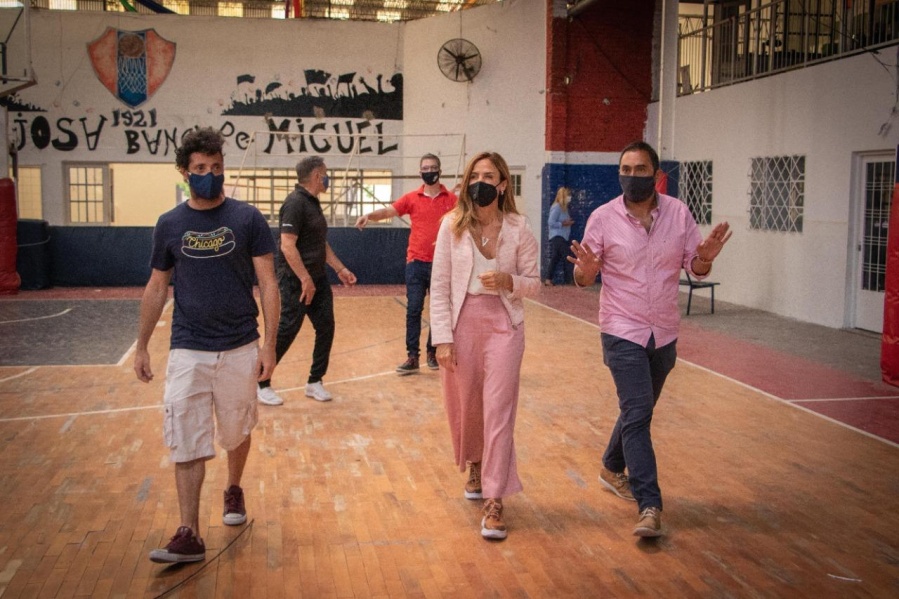 Tolosa Paz recorrió las obras del Club Platense: ”Este es el sueño de una comunidad movilizada”