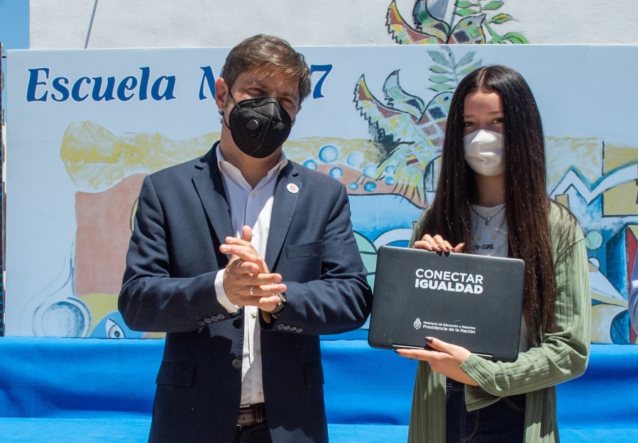 Kicillof: “La educación pública impulsa a los chicos y las chicas de la Provincia, para que tengan un acceso más igualitario”