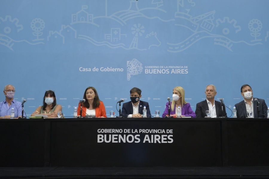 Kicillof anunció la creación de 20 oficinas de atención para violencia de género y la estatización del 144