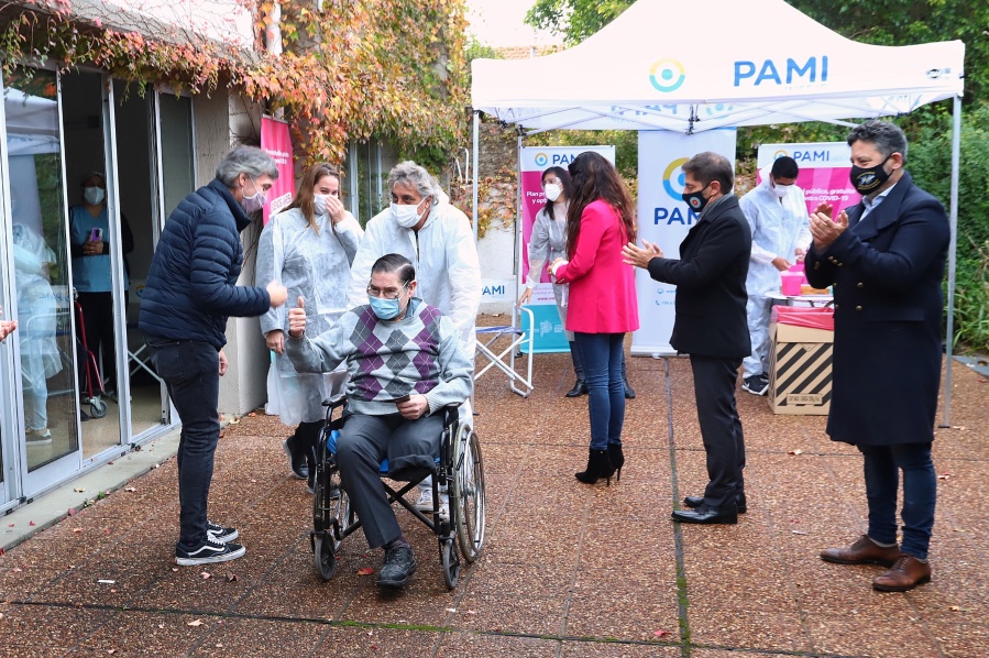 Kicillof: “Hemos protegido a todas y todos los adultos mayores de los hogares de larga estadía”