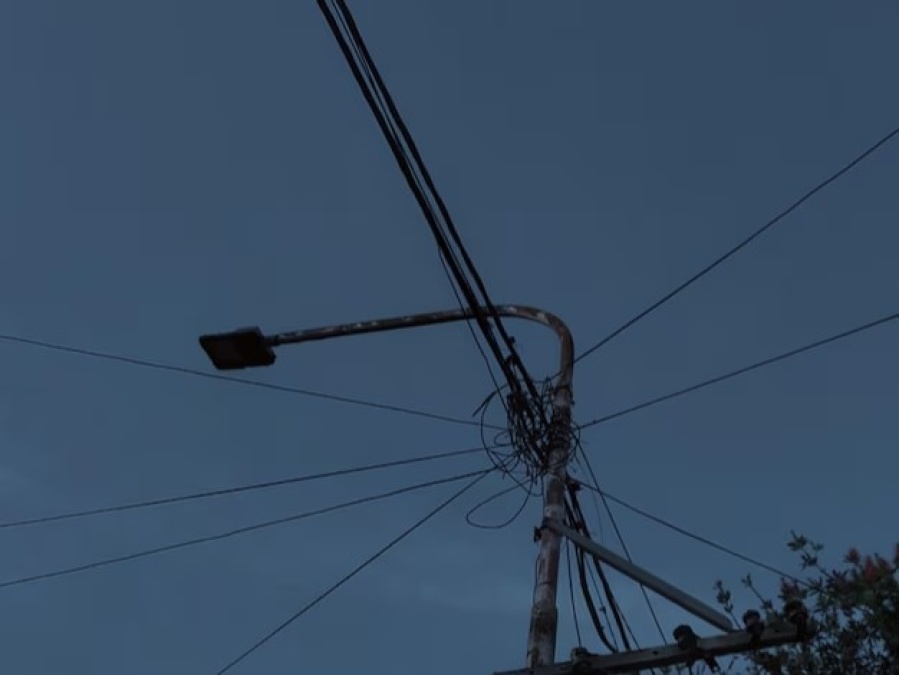 Vecinos reclaman falta de luz en la calle 122 y 38