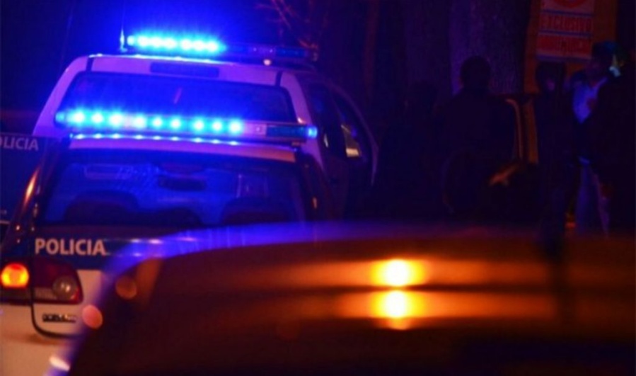 Le tiraron la puerta abajo a dos jubiladas de La Plata mientras dormían: las golpearon y se llevaron 80 mil pesos