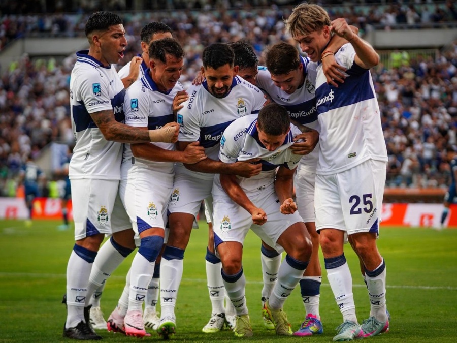 Nico Barros Schelotto reveló la estrategia a la hora de ejecutar los córners y llenó de elogios a Nacho Fernández