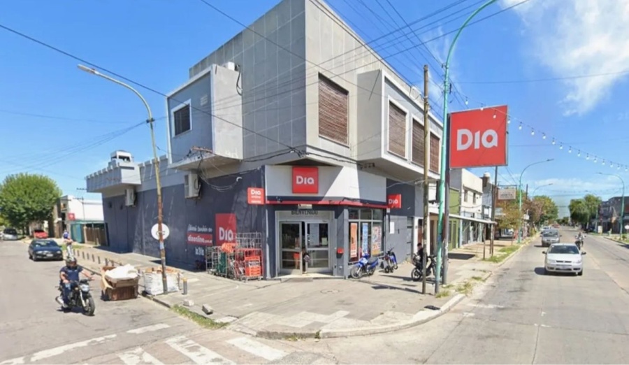 Cerró en Berisso un supermercado Día% y los empleados fueron despedidos por Whatsapp