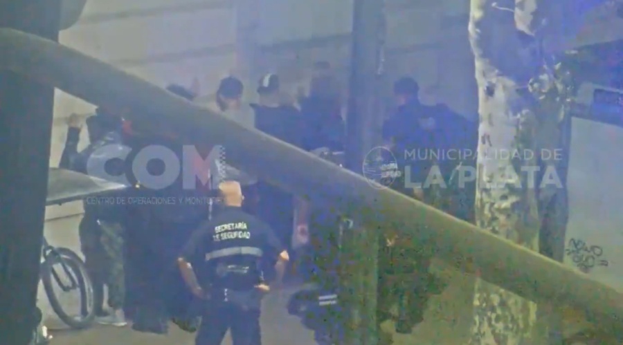 Detuvieron a dos personas por venta de drogas en Plaza Moreno