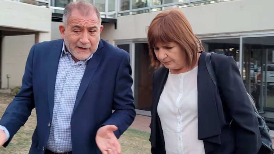 Luis Juez se suma a La Libertad Avanza y Milei se acerca a tener la primera minoría en el Senado