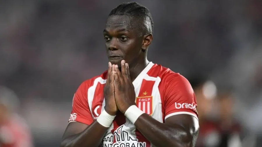 Una novela interminable: ¿Por qué ahora Edwuin Cetré está cerca de irse a Athletico Paranaense? 