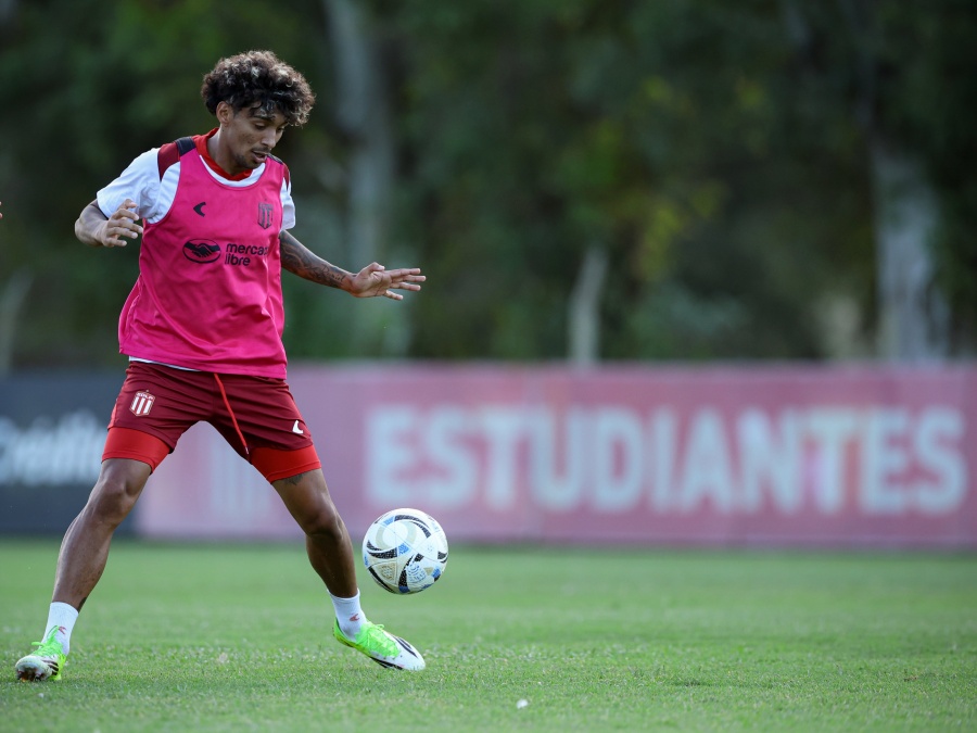 ¿Cuáles son las tres buenas noticias que le comunicaron a Domínguez en la previa a viajar a Florencio Varela?