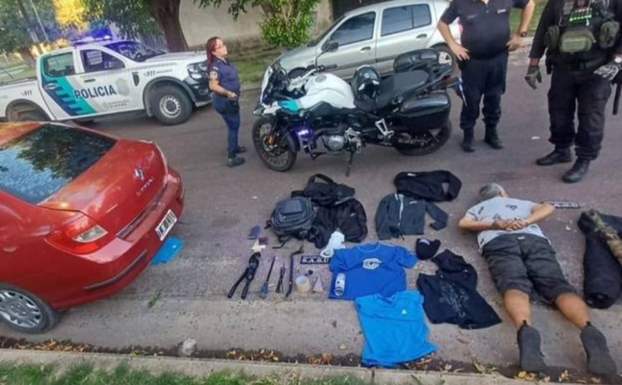 “Casi la pasan por arriba”: Un chileno atropelló a una joven en el centro platense
