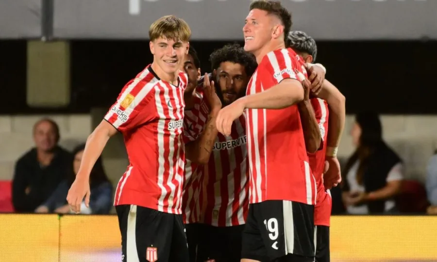 Gaich y una noche histórica: ¿Qué dijo tras su hat trick, cuál fue el regalo de sus compañeros y por qué es récord?
