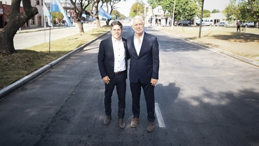 Axel Kicillof recorrió las obras de la Avenida 60 en Los Hornos