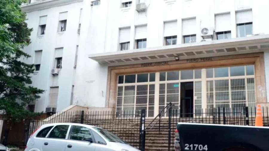 Un detenido se tiró por la ventana de los tribunales penales de La Plata