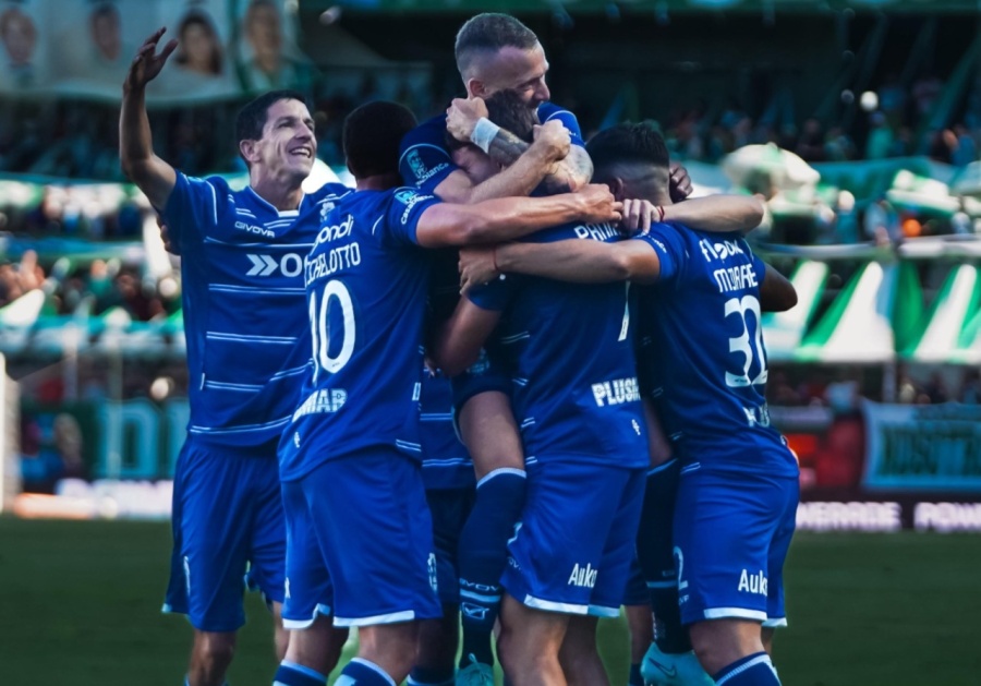 Gimnasia pisó fuerte en Banfield y se levantó con una victoria resuelta por golazos