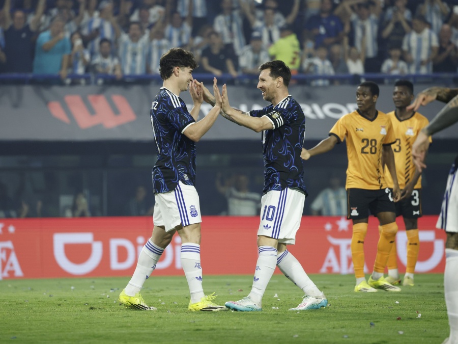 La Selección Argentina goleó 5 a 0 a Zambia