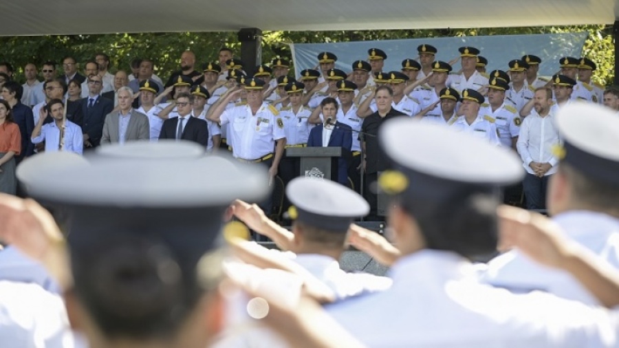 “Transformar y devolverle el prestigio a nuestra Policía”: Kicillof encabezó el acto de egreso de 1.547 oficiales
