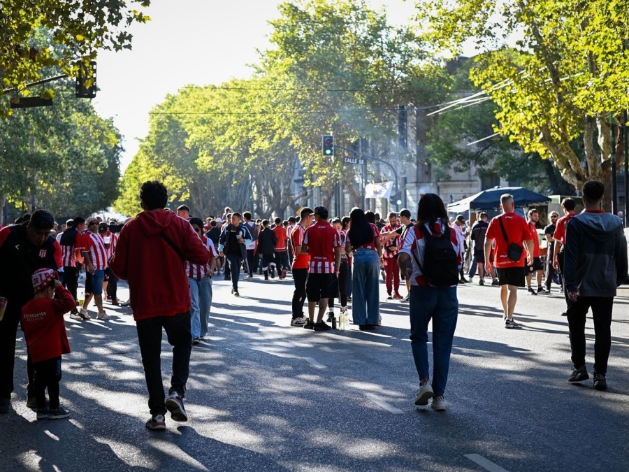 ¿Cuáles son los requisitos que deberán tener en cuenta los hinchas del Picha para ingresar a UNO ?