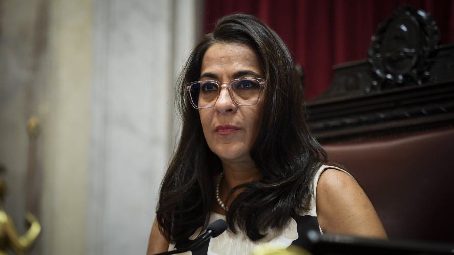 Senadora impulsa ley para garantizar salas de periodistas en los tres poderes del Estado